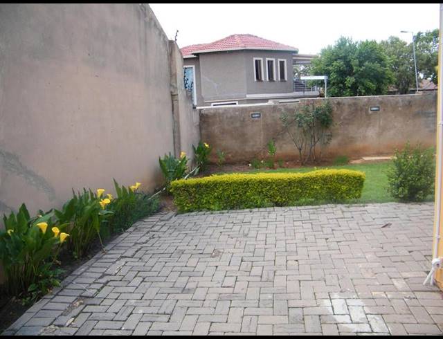 3 BEDROOM HOUSE FOR SALE IN THE ORCHARDS